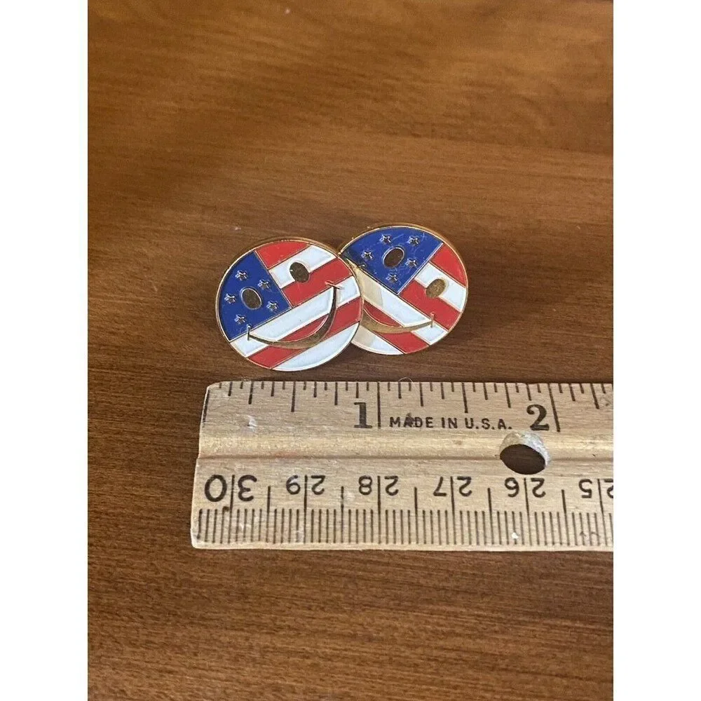 T. DUBOIS Cufflinks Cuff Links SMILEY FACE AMERICAN FLAG Round Enamel GOLD TONE